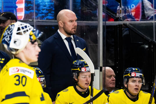 Assistant coach Nicklas Grossmann of Sweden
