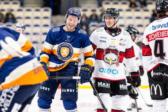 Växjös Brogan Rafferty och Malmö Redhawks Eemil Viro