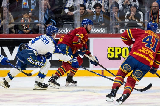 Leksands Tinus Luc Koblar och Djurgårdens Oliver Kylington