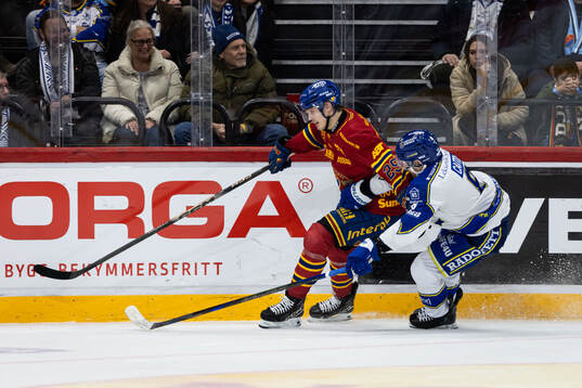 Djurgårdens Håvard Salsten och Leksands Matt Caito