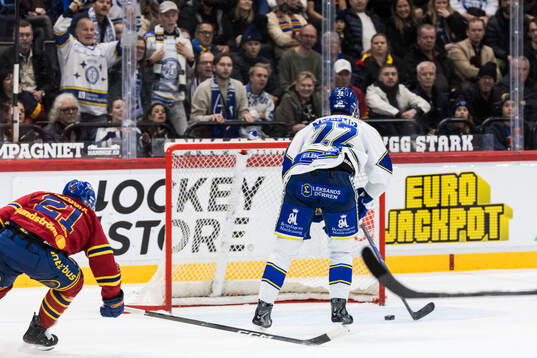 Leksands Lukas Vejdemo gör 0-4 nder ishockeymatchen i SHL