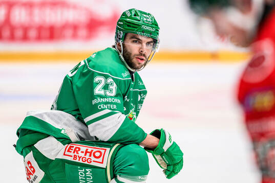 Rögles Josh Dickinson