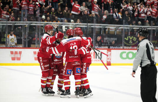 Timrås Simon Forsmark jublar