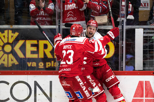 Timrås Marcus Westfält jublar