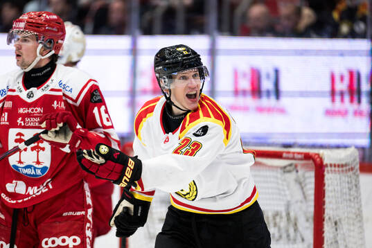 Brynäs Oskar Lindblom reagerar