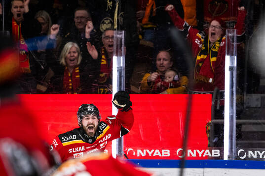 Luleås Ben Tardif jublar