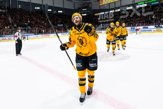 Skellefteås Arvid Lundberg jublar