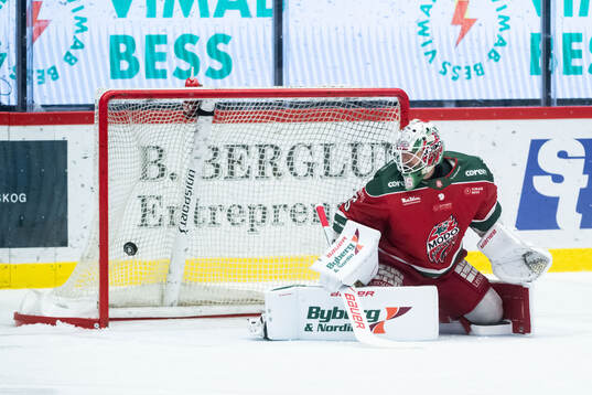 Modos målvakt Adam Werner släpper in 1-1