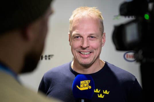 Head coach Magnus Hävelid of Sweden