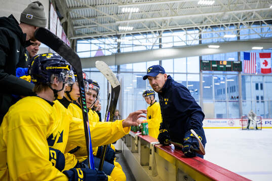 Assistant coach Gereon Dahlgren of Sweden at a practice