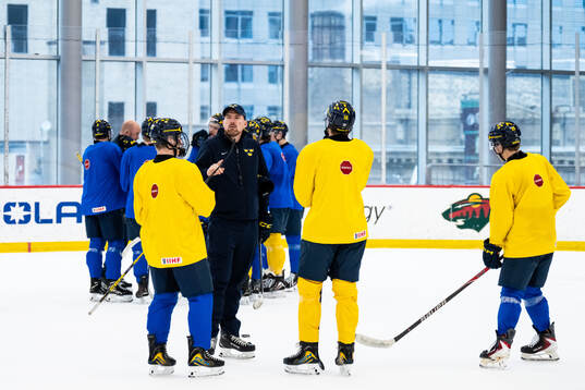 Assistant coach Gereon Dahlgren of Sweden at a practice