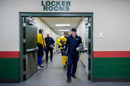 Head coach Magnus Hävelid of Sweden at a practice session