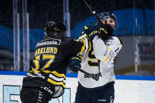 AIKs Alfred Barklund och Södertäljes Viktor Liljegren