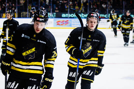 AIKs Christopher Bengtsson och Martin Johnsen deppar