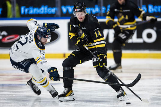 Södertäljes Viktor Liljegren och AIKs Jesper Emanuelsson