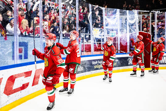 Moras spelarna jublar