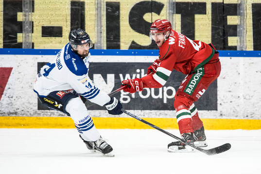 Och under ishockeymatchen i Hockeyallsvenskan mellan Mora