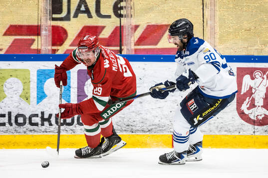 Moras Connor Maceachern och Karlskogas Rikard Olsén