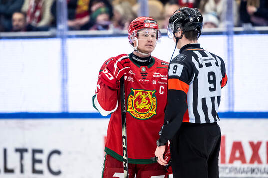 Moras Tobias Ekberg och Domare Niclas Lundsgaard