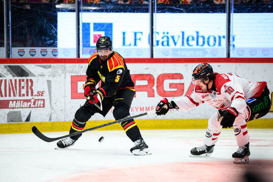 Brynäs Michal Kempny och Örebros Sampo Ranta