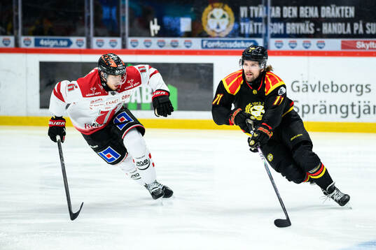Örebros Kalle Kossila och Brynäs Axel Jonsson-Fjällby