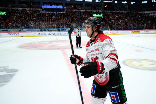 Örebros Luke Martin jublar