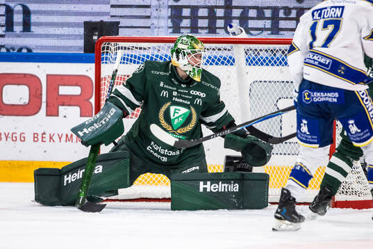 Färjestads målvakt Emil Larmi