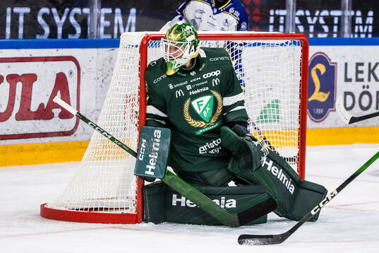 Färjestads målvakt Emil Larmi
