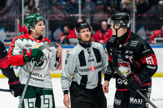 Frölundas Henrik Tömmernes och Malmö Redhawks Fredrik