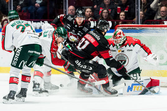 Frölundas Christian Folin och målvakt Lars Johansson mot