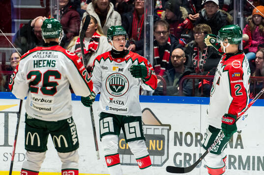 Frölundas Isac Heens, Noah Hasa jublar och Christian Folin
