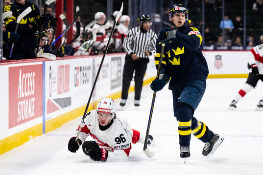 Paul Mottard of Switzerland and Victor Eklund of Sweden