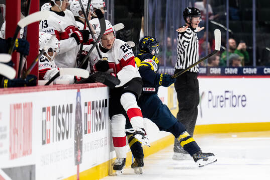 Daniil Ustinkov of Switzerland and Victor Eklund of Sweden