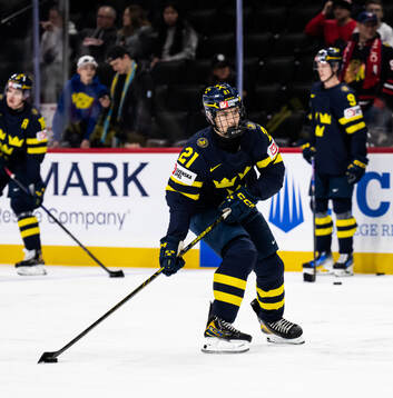 Viggo Björck of Sweden at warm-up