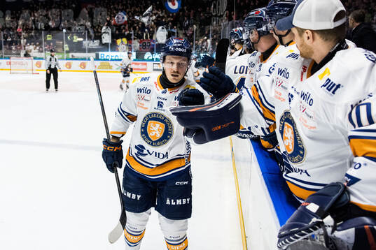 Växjös Erik Andersson jublar