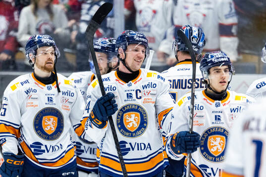 Växjös Joel Persson jublar