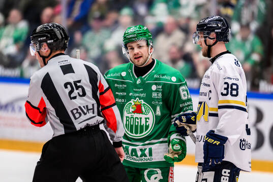 Rögles Leon Bristedt och HV71s Olle Alsing