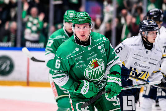 Rögles Paul LaDue jublar