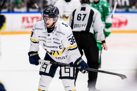 HV71s Olle Alsing deppar