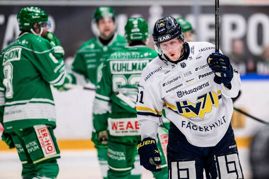 HV71s Axel Rindell deppar