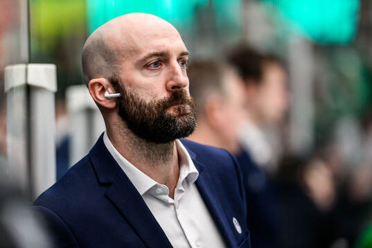 Rögles assisterande tränare Talyer Matson