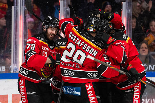Luleås Ben Tardif jublar