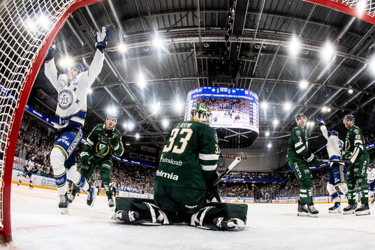 Leksands Peter Cehlarik jublar