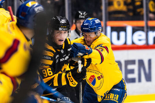 Skellefteås Rickard Hugg och Djurgårdens Gustav Lindström