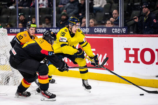 Maxim Schäfer and Max Bleicher of Germany against Ivar