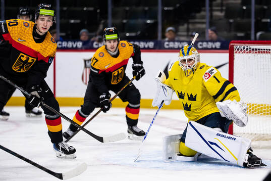 Maxim Schäfer, Lenny Boos and Dustin Willhoft of Germany