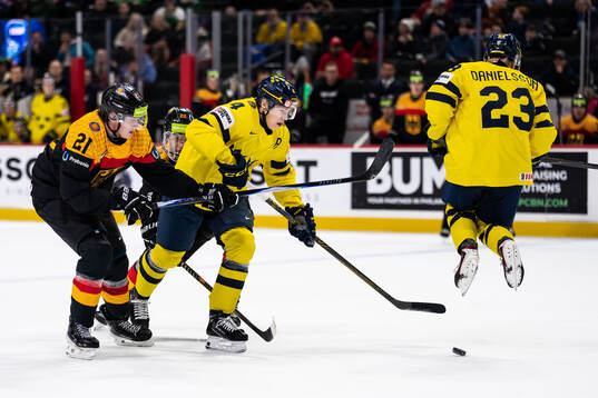 Clemens Sager and Timo Kose of Germany against Leo Sahlin