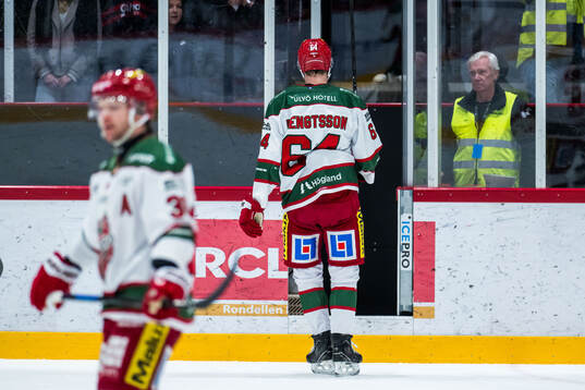 Modos Jacob Bengtsson utvisas