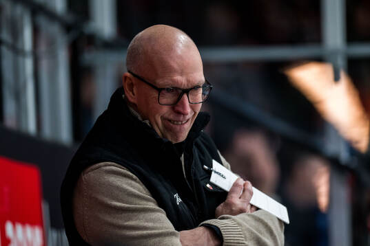 Modos huvudtränare Fredrik Andersson