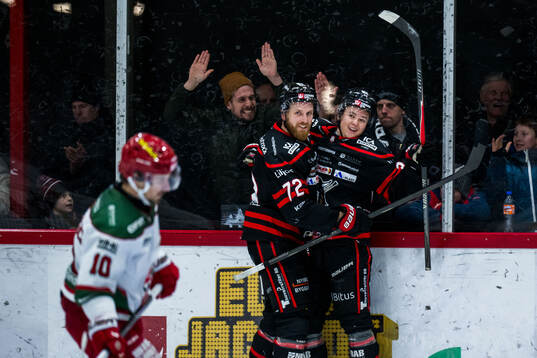 Nybros Joachim Rohdin och Theo Jacobsson jublar